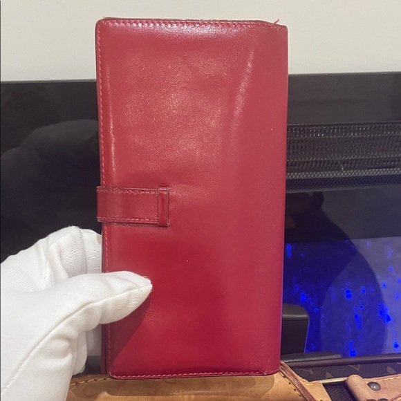 Hermes Cherry Red Wallet with Gold Detail - Picture 11 of 16